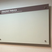 Tabule a vývesné štíty